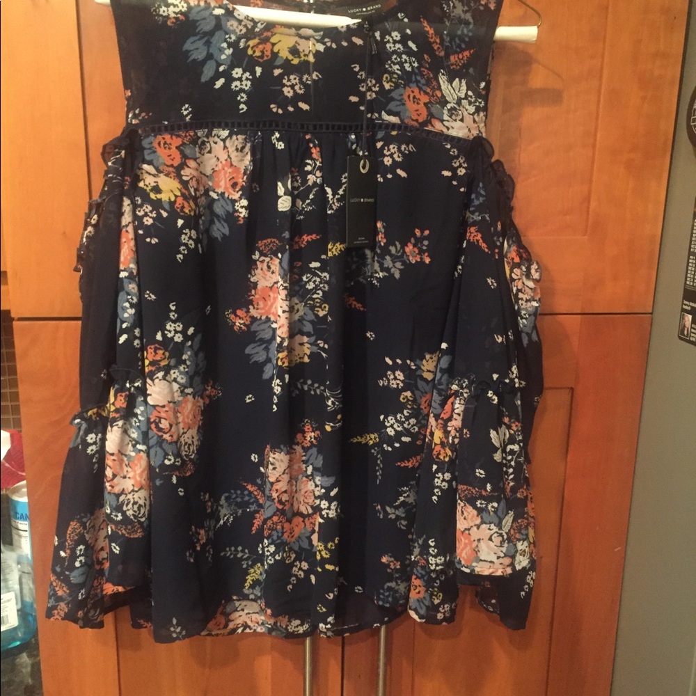 Ladies lucky brand blouse